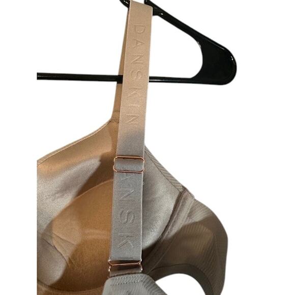 Danskin Intimates Beige Adjustable Strap Stretch Nylon Stretch Bra Women Sz 32B - Picture 5 of 8